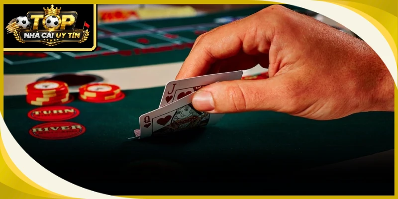 Đọc vị cách chơi poker hỗ trợ bạn gia tăng tỷ lệ thắng khi đối đầu online